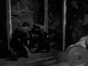 extant_StarTrek_VOY_7x11-Shattered_2095.jpg