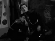 extant_StarTrek_VOY_7x11-Shattered_2101.jpg
