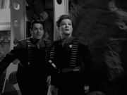 extant_StarTrek_VOY_7x11-Shattered_2102.jpg