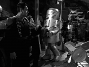 extant_StarTrek_VOY_7x11-Shattered_2113.jpg
