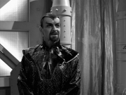 extant_StarTrek_VOY_7x11-Shattered_2134.jpg