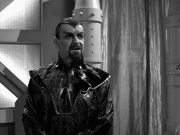 extant_StarTrek_VOY_7x11-Shattered_2137.jpg