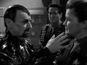 extant_StarTrek_VOY_7x11-Shattered_2157.jpg