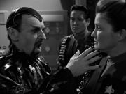 extant_StarTrek_VOY_7x11-Shattered_2158.jpg