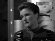 extant_StarTrek_VOY_7x11-Shattered_2172.jpg