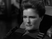 extant_StarTrek_VOY_7x11-Shattered_2189.jpg
