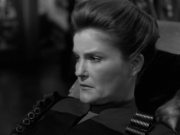 extant_StarTrek_VOY_7x11-Shattered_2190.jpg