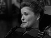 extant_StarTrek_VOY_7x11-Shattered_2192.jpg