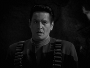 extant_StarTrek_VOY_7x11-Shattered_2200.jpg