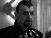 extant_StarTrek_VOY_7x11-Shattered_2219.jpg