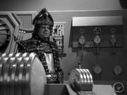 extant_StarTrek_VOY_7x11-Shattered_2222.jpg