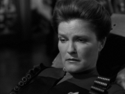 extant_StarTrek_VOY_7x11-Shattered_2228.jpg