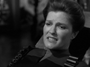 extant_StarTrek_VOY_7x11-Shattered_2237.jpg