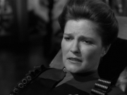 extant_StarTrek_VOY_7x11-Shattered_2238.jpg