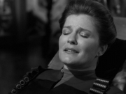 extant_StarTrek_VOY_7x11-Shattered_2245.jpg