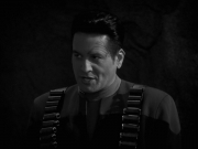 extant_StarTrek_VOY_7x11-Shattered_2261.jpg