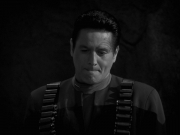 extant_StarTrek_VOY_7x11-Shattered_2276.jpg