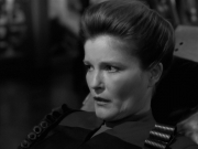 extant_StarTrek_VOY_7x11-Shattered_2278.jpg