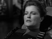 extant_StarTrek_VOY_7x11-Shattered_2282.jpg
