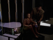 extant_StarTrek_VOY_7x11-Shattered_2410.jpg
