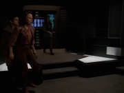 extant_StarTrek_VOY_7x11-Shattered_2414.jpg