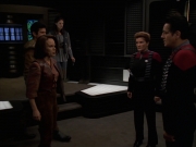 extant_StarTrek_VOY_7x11-Shattered_2416.jpg