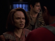 extant_StarTrek_VOY_7x11-Shattered_2445.jpg