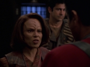 extant_StarTrek_VOY_7x11-Shattered_2446.jpg