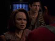 extant_StarTrek_VOY_7x11-Shattered_2447.jpg