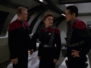 extant_StarTrek_VOY_7x11-Shattered_2586.jpg