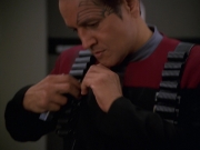 extant_StarTrek_VOY_7x11-Shattered_2610.jpg