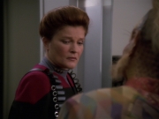 extant_StarTrek_VOY_7x11-Shattered_2617.jpg