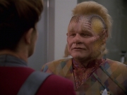 extant_StarTrek_VOY_7x11-Shattered_2621.jpg