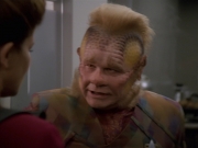 extant_StarTrek_VOY_7x11-Shattered_2631.jpg