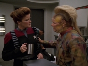 extant_StarTrek_VOY_7x11-Shattered_2637.jpg