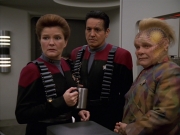 extant_StarTrek_VOY_7x11-Shattered_2642.jpg