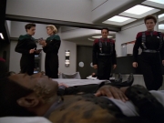 extant_StarTrek_VOY_7x11-Shattered_2650.jpg