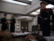 extant_StarTrek_VOY_7x11-Shattered_2652.jpg