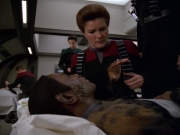 extant_StarTrek_VOY_7x11-Shattered_2657.jpg