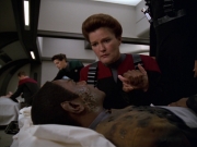 extant_StarTrek_VOY_7x11-Shattered_2660.jpg