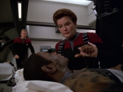 extant_StarTrek_VOY_7x11-Shattered_2688.jpg