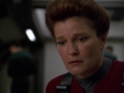 extant_StarTrek_VOY_7x11-Shattered_2731.jpg