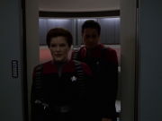 extant_StarTrek_VOY_7x11-Shattered_2920.jpg