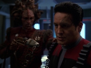 extant_StarTrek_VOY_7x11-Shattered_2959.jpg