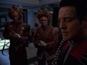 extant_StarTrek_VOY_7x11-Shattered_3131.jpg