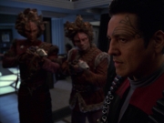 extant_StarTrek_VOY_7x11-Shattered_3137.jpg