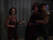 extant_StarTrek_VOY_7x11-Shattered_3191.jpg
