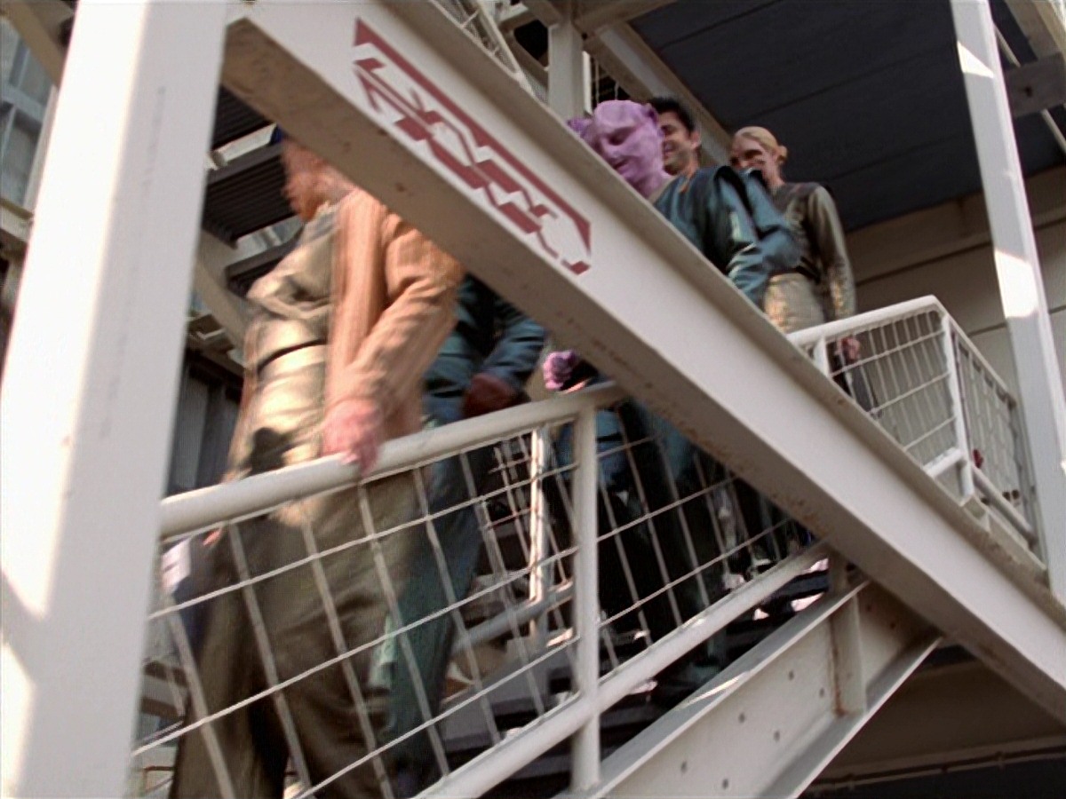 extant_StarTrek_VOY_7x16-WorkforcePart1_0026.jpg