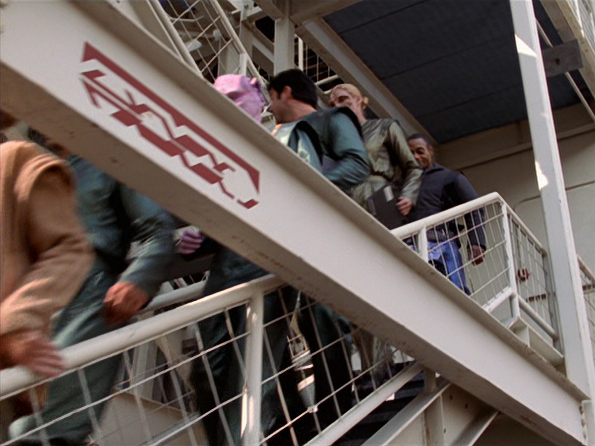 extant_StarTrek_VOY_7x16-WorkforcePart1_0027.jpg