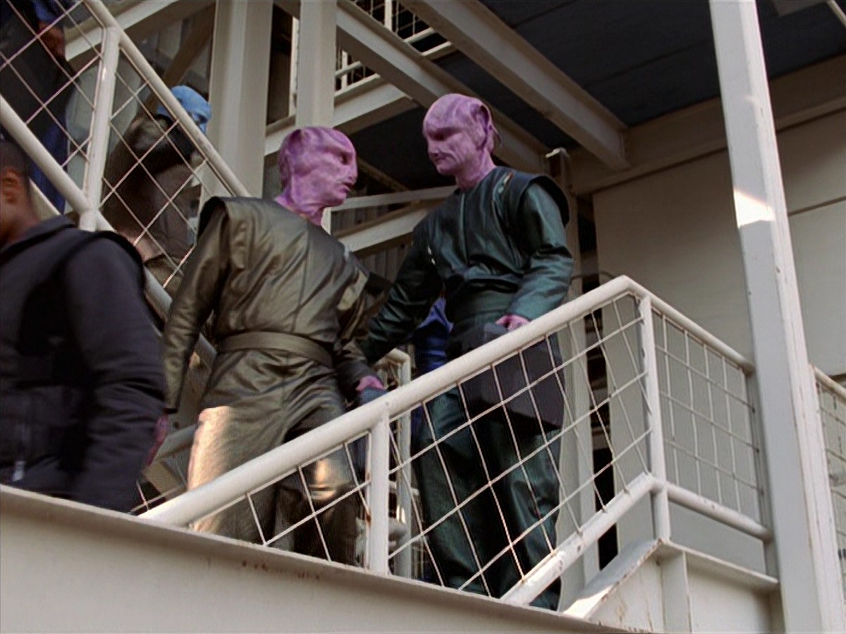 extant_StarTrek_VOY_7x16-WorkforcePart1_0031.jpg
